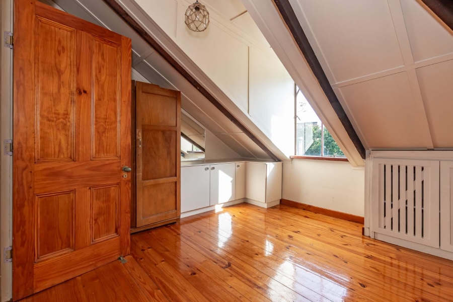 6 Bedroom Property for Sale in Newlands Western Cape
